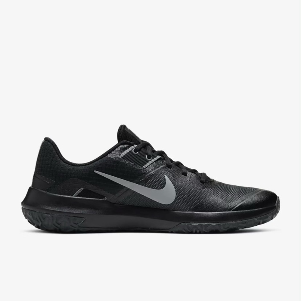 NWT Men’s Running Shoes Nike Varsity Compete TR 3 Grey/Black/Smoke Grey size 12